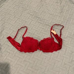 💋5/$25💋Red lacy bra